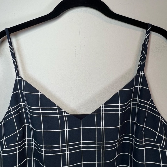 Banana Republic Womens VNeck Cami Blouse Top Adjustable Lined Check Large Petite - Picture 2 of 15